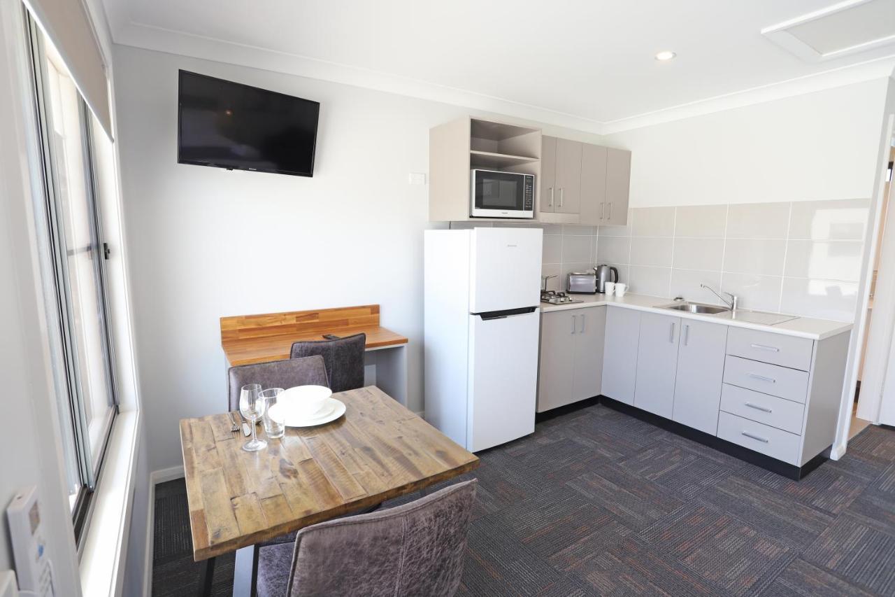 دوبو Eastend Studio Apartments المظهر الخارجي الصورة