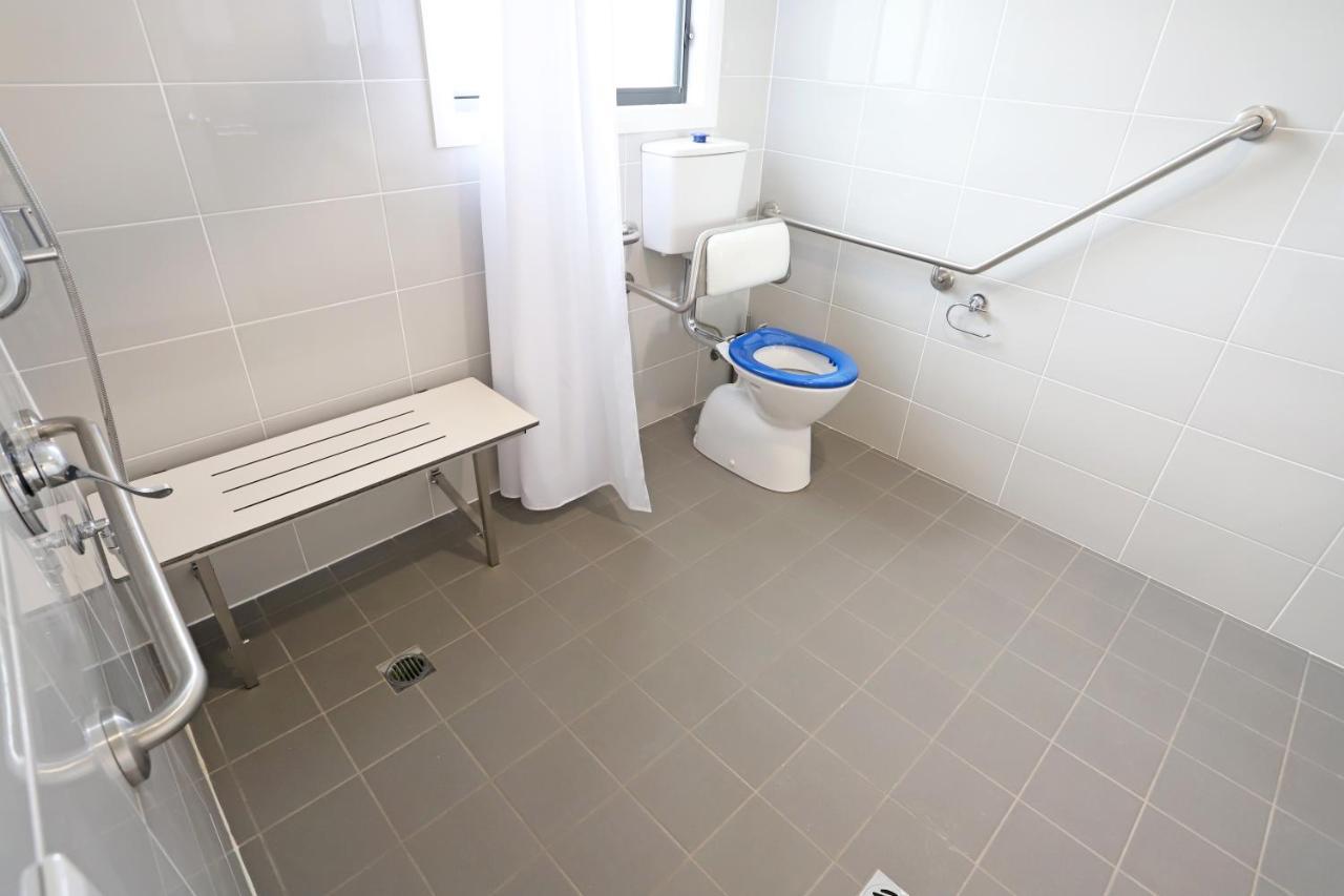 دوبو Eastend Studio Apartments المظهر الخارجي الصورة